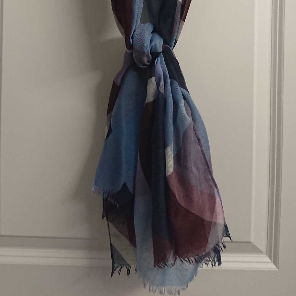 Scarf - Picture 5 of 6
